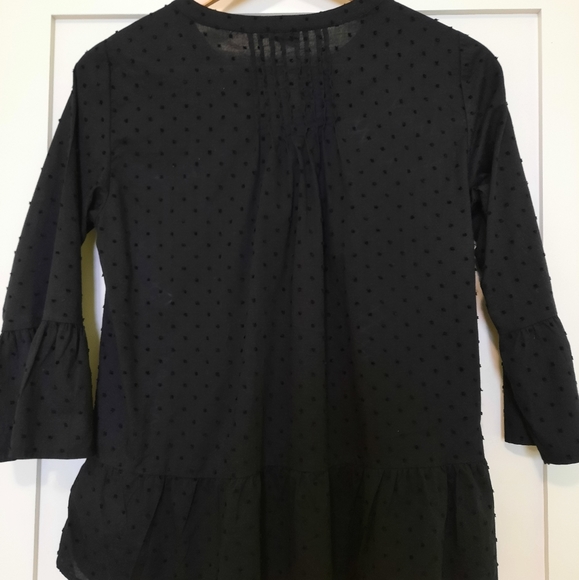 Flowy Gap Black Blouse - Picture 2 of 5